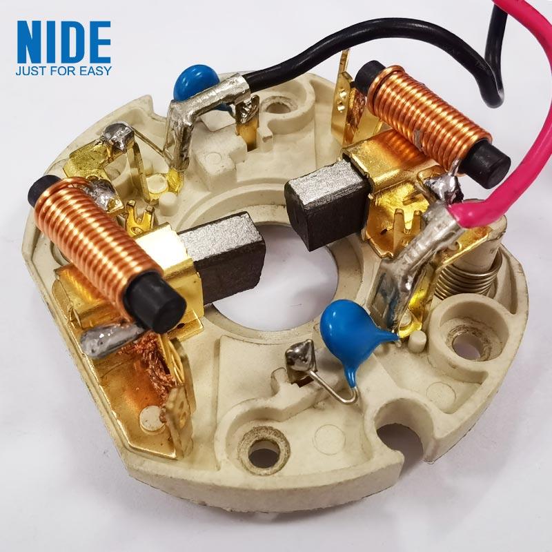 Mar a Fheabhsaíonn Scuaba Carbóin Feidhmíocht Mótair agus Fad saoil